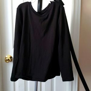 Black heat tech from UNIQLO. SIZE: 9 - 10